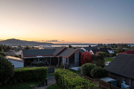 Photo of property in 43 Thelma Place, Lynmore, Rotorua, 3010