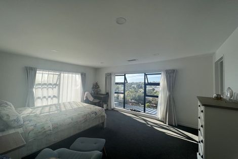 Photo of property in 25 Kiteroa Terrace, Rothesay Bay, Auckland, 0630