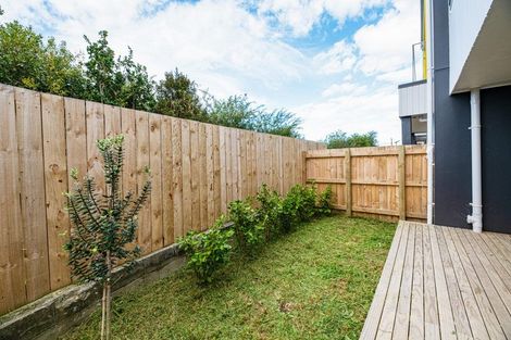 Photo of property in 4/43b Waimumu Road, Massey, Auckland, 0614