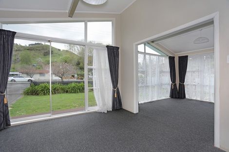 Photo of property in 14 Ongo Road, Hunterville, 4730