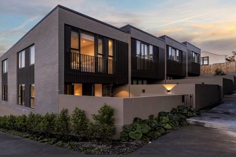 Photo of property in 32 Dudley Road, Inglewood, 4386