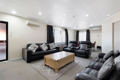 Photo of property in 45 Aldern Road, Massey, Auckland, 0614