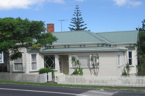 Photo of property in 37 Mozeley Avenue, Devonport, Auckland, 0624