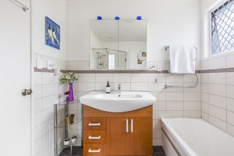 Photo of property in 63 Vandeleur Avenue, Birkdale, Auckland, 0626