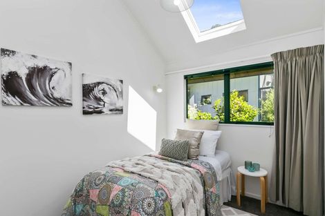 Photo of property in 23 Woodhouse Avenue, Karori, Wellington, 6012