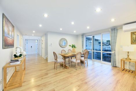 Photo of property in 4 San Casello Rise, Henderson, Auckland, 0612