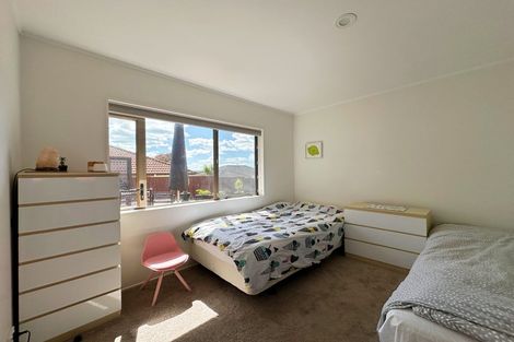 Photo of property in 12 Craigavon Drive, East Tamaki, Auckland, 2013