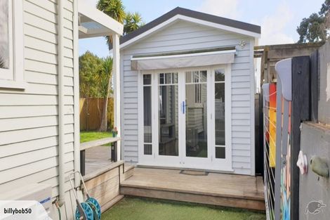 Photo of property in 276 Point Chevalier Road, Point Chevalier, Auckland, 1022