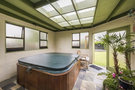 Photo of property in 9 Shamrock Street, Takaro, Palmerston North, 4412