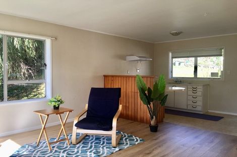 Photo of property in 2/80 Peach Road, Glenfield, Auckland, 0629