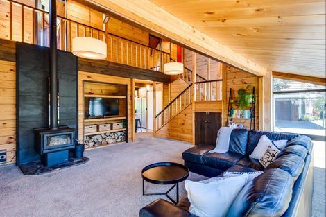 Photo of property in 15 Ritchie Place, Havelock North, 4130