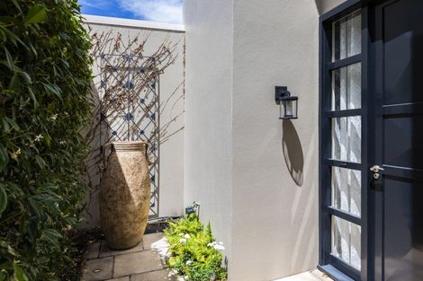 Photo of property in 152 Merivale Lane, Merivale, Christchurch, 8014