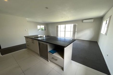 Photo of property in 4 Popokatea Drive, Takanini, 2112