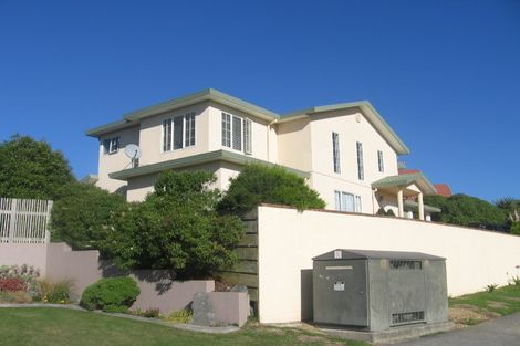 Photo of property in 10 Lanyon Place, Whitby, Porirua, 5024