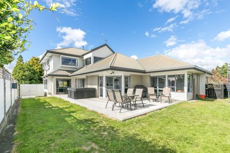 Photo of property in 2 Dallinger Street, St Andrews, Hamilton, 3200