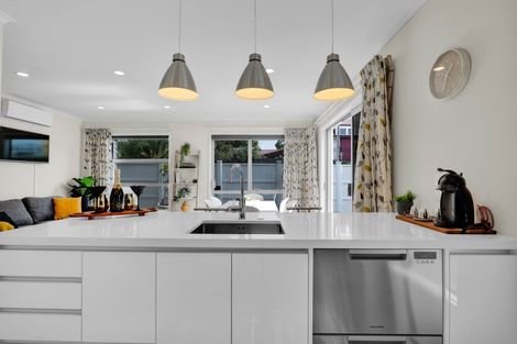 Photo of property in 55 Pendarves Street, New Plymouth, 4310