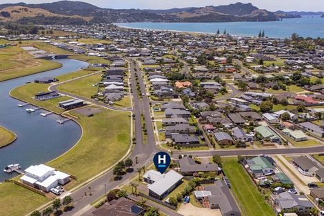 Photo of property in 86 Kupe Drive, Whitianga, 3510