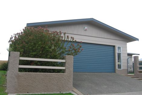 Photo of property in 81 Benmore Avenue, Cloverlea, Palmerston North, 4412