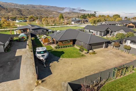 Photo of property in 32 Stratford Drive, Mount Pisa, Cromwell, 9383