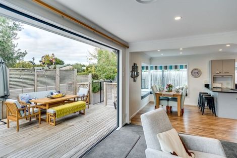 Photo of property in 15 Carl Avenue, Havelock North, 4130