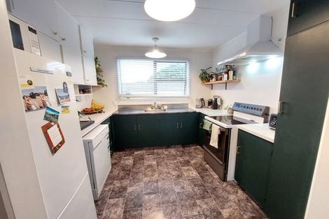 Photo of property in 9 Elgin Grove, Merrilands, New Plymouth, 4312