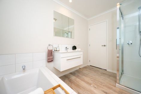 Photo of property in 51 Margaret Avenue, Havelock North, 4130