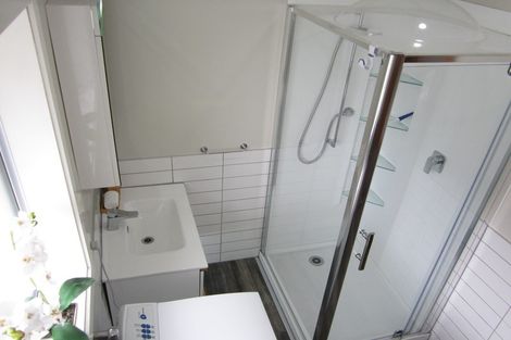 Photo of property in 6 Milnebank Street, Upper Riccarton, Christchurch, 8041