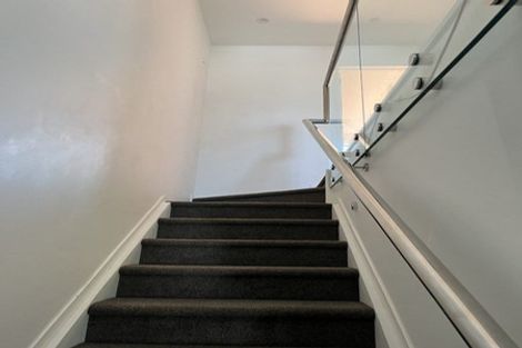 Photo of property in 17 Waru Lane, Te Atatu Peninsula, Auckland, 0610