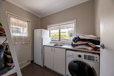 Photo of property in 17 Margan Avenue, New Lynn, Auckland, 0600