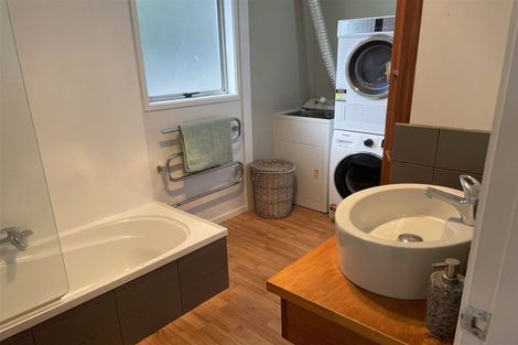 Photo of property in 1/21 Contessa Drive, Glenfield, Auckland, 0629