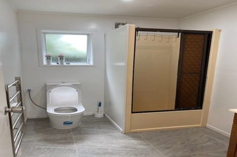 Photo of property in 40 Colmar Road, Mellons Bay, Auckland, 2014