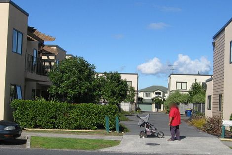 Photo of property in 4/17 Harbour View Road, Te Atatu Peninsula, Auckland, 0610