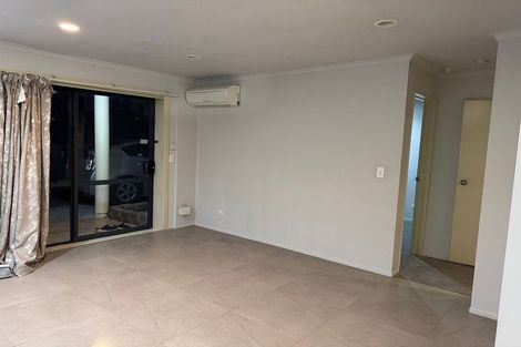 Photo of property in 10 De Havilland Drive, Goodwood Heights, Auckland, 2105