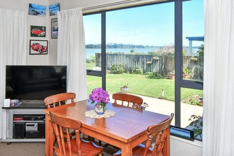 Photo of property in 21 Crannich Place, Wattle Downs, Auckland, 2103