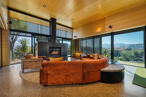 Photo of property in 10 Kanuka Rise, Albert Town, Wanaka, 9305