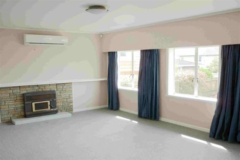 Photo of property in 77 Te Atatu Road, Te Atatu South, Auckland, 0610