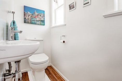 Photo of property in 106 Warwick Road, Mayfair, Hastings, 4122