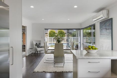 Photo of property in 21 Perotti Place, Conifer Grove, Takanini, 2112