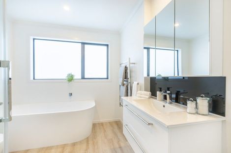 Photo of property in 11 Waiwhetu Road, Waiwhetu, Lower Hutt, 5010