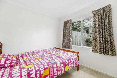 Photo of property in 4/94 Lynwood Road, New Lynn, Auckland, 0600