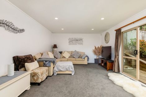 Photo of property in 45a Evans Road, Glen Eden, Auckland, 0602