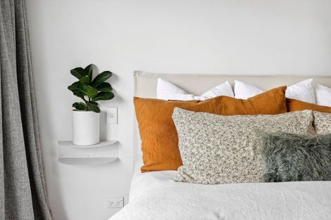 Photo of property in 13 Trevathan Lane, Wanaka, 9305