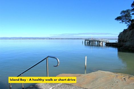 Photo of property in 3/8 Monte Cassino Place, Birkdale, Auckland, 0626