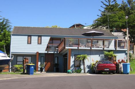Photo of property in 17 Halder Place, Torbay, Auckland, 0632