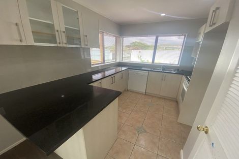 Photo of property in 2/20 Ben Nevis Place, Northpark, Auckland, 2013
