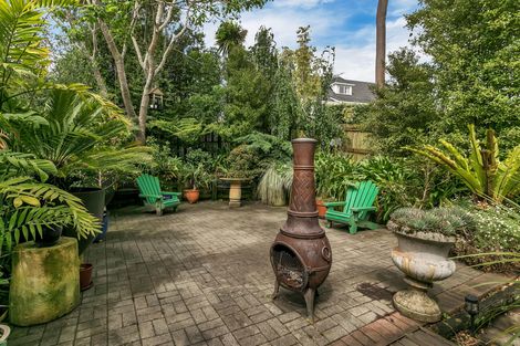 Photo of property in 1/1 Tern Place, Unsworth Heights, Auckland, 0632