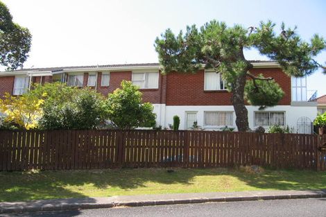 Photo of property in 1/2 Danbury Drive, Torbay, Auckland, 0630