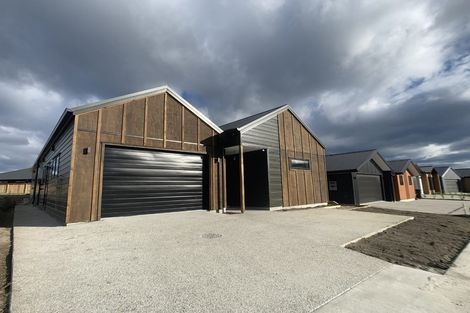 Photo of property in 13 Leicester Street, Jacks Point, 9371