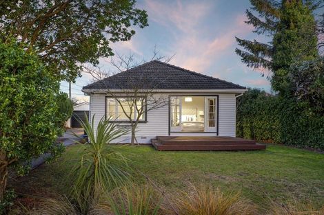 Photo of property in 27 Aorangi Road, Bryndwr, Christchurch, 8053