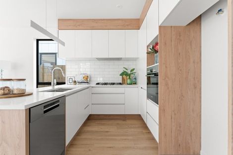 Photo of property in 21 Bronzewater Drive, Silverdale, 0932